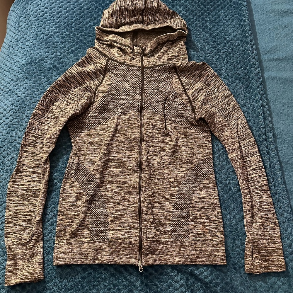 Workout zip-up sweater with thumb holes